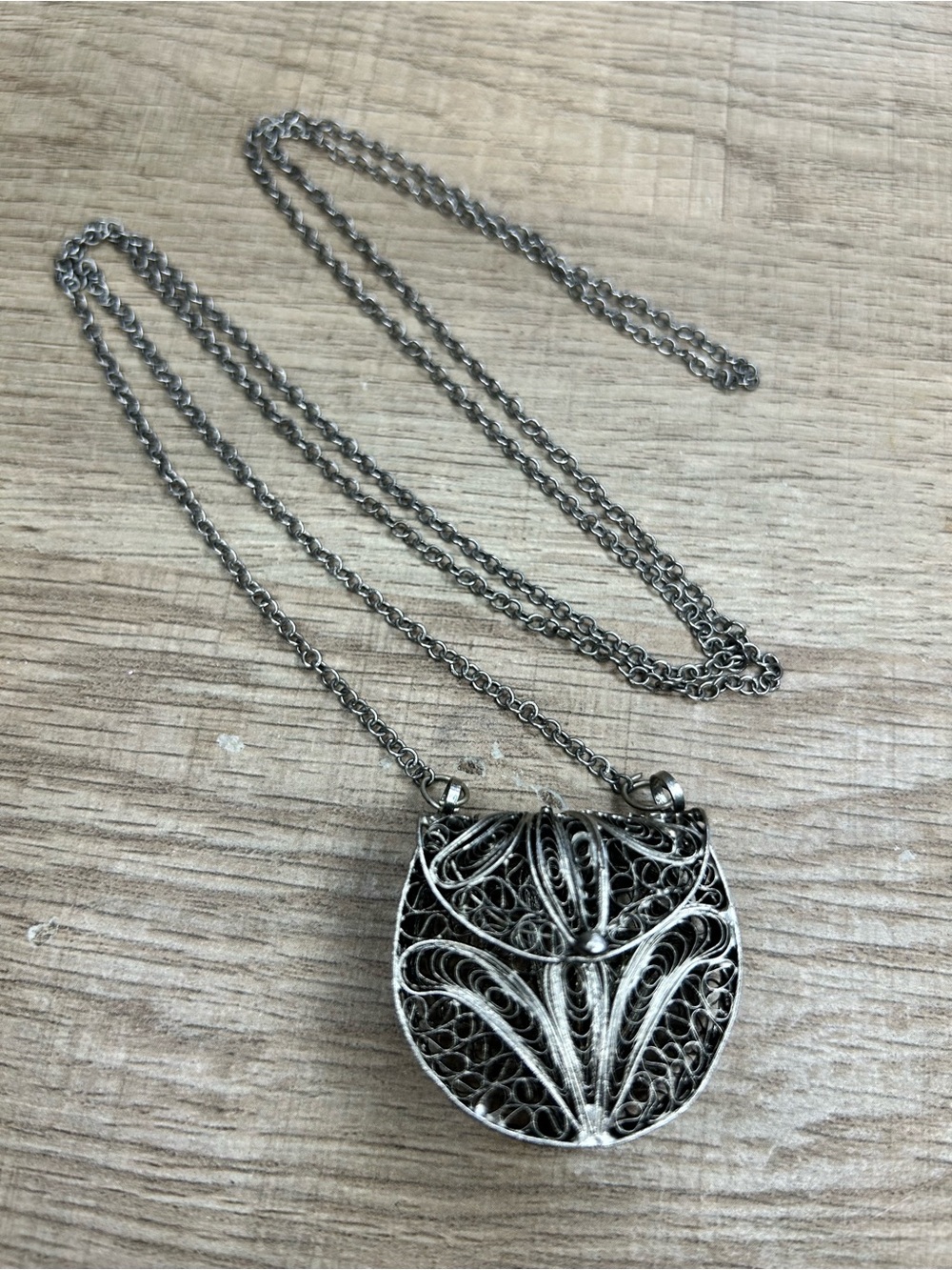 Vintage Intricate Filigree Silver Purse Pendant Necklace Coin Holder